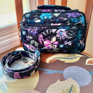 Lug Scoop 2 crossbody bag in Bloom Black NWOT